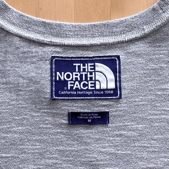 TNF California Heritage Label Crewneck Sweatshirt Men's Medium - Picture 3 of 5
